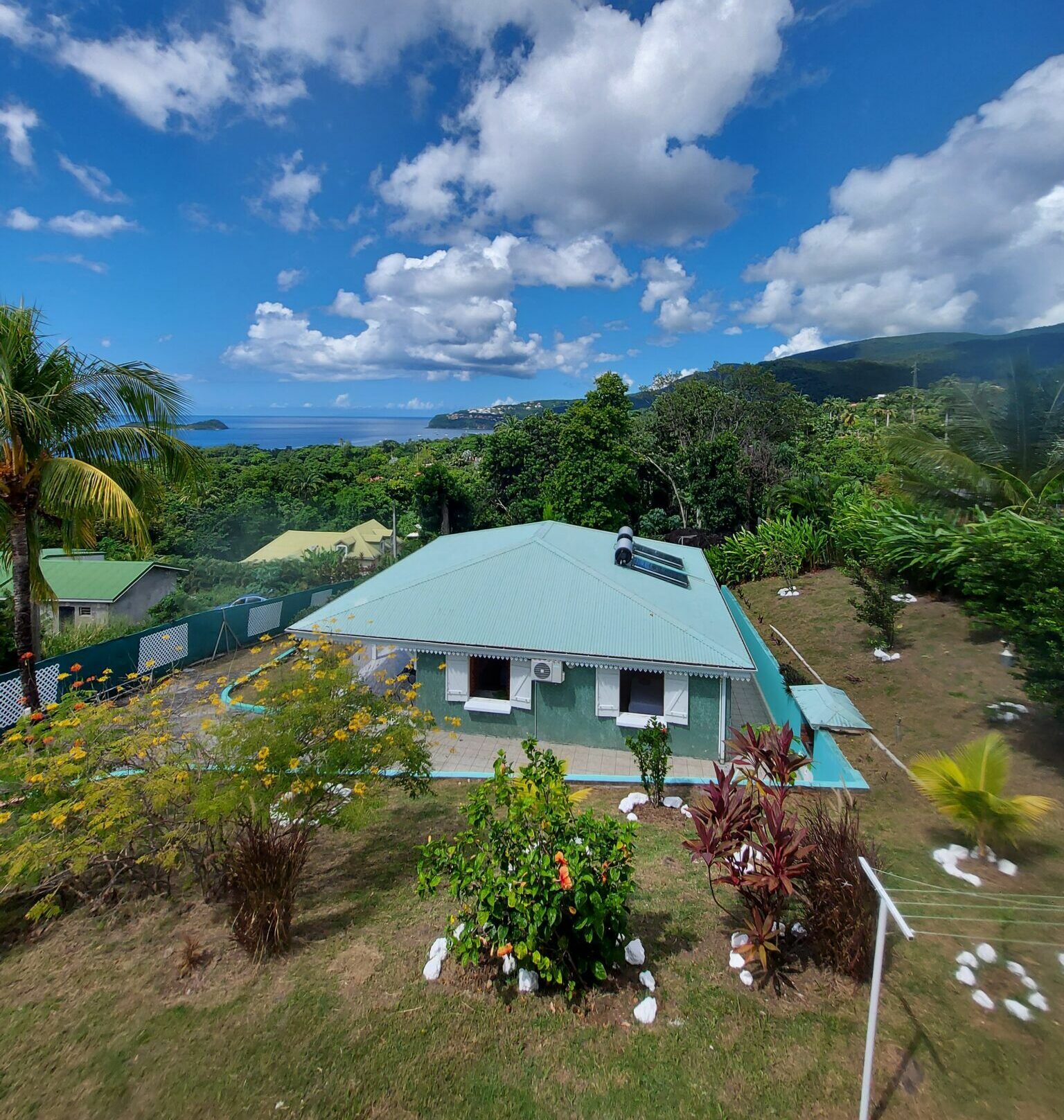 Les Petites Fleurs de Poirier La Villa "Bougainvillé" : location de Villas en Guadeloupe